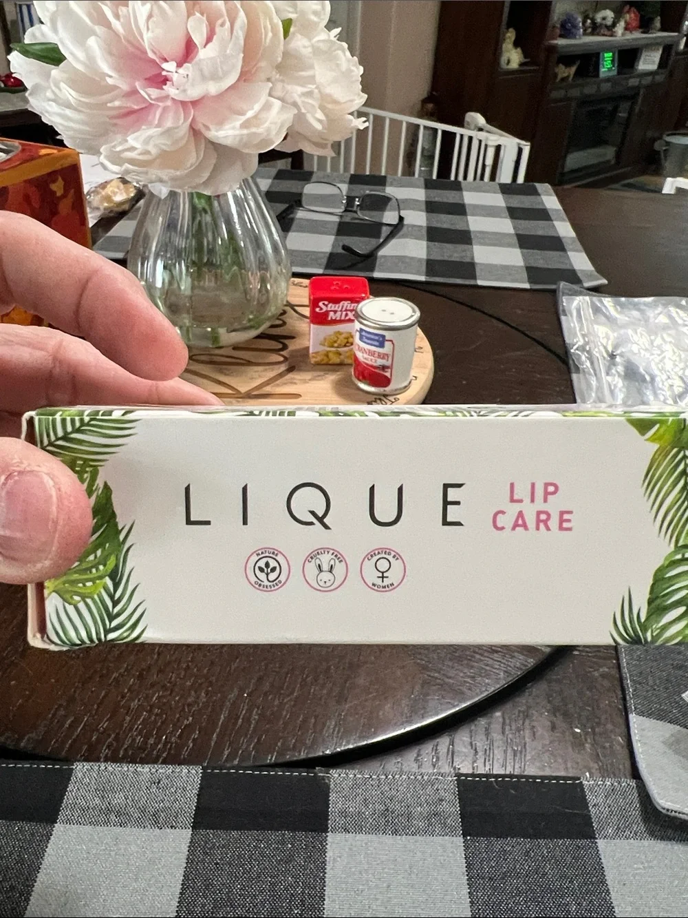 New LIQUE Black Lip Balm & Lip Scrub Duo